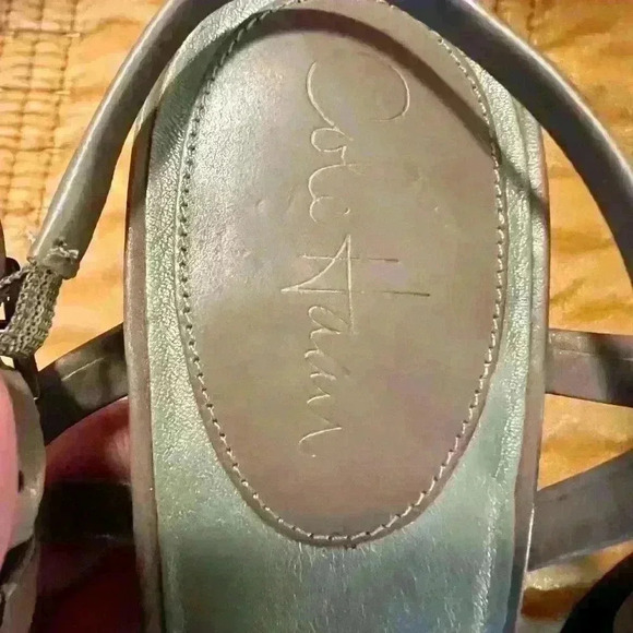 Cole Haan Nike Air Chloe Sandals, Size 10.5 - Runs a little small, more like 10 - Picture 4 of 13